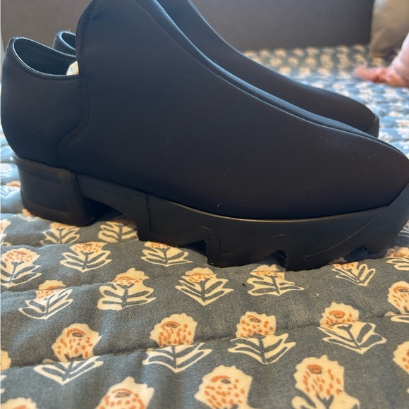 🎁 NIB iRi NYC Wes-I Low Top Sneakers – Black – Size 38.5 (8.5) 👟🖤 - Picture 8 of 9